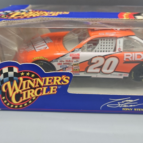Winners Circle Tony Stewart #20 Home Depot 2000 NASCAR Rookie Of The Year 1:24 - Picture 7 of 8
